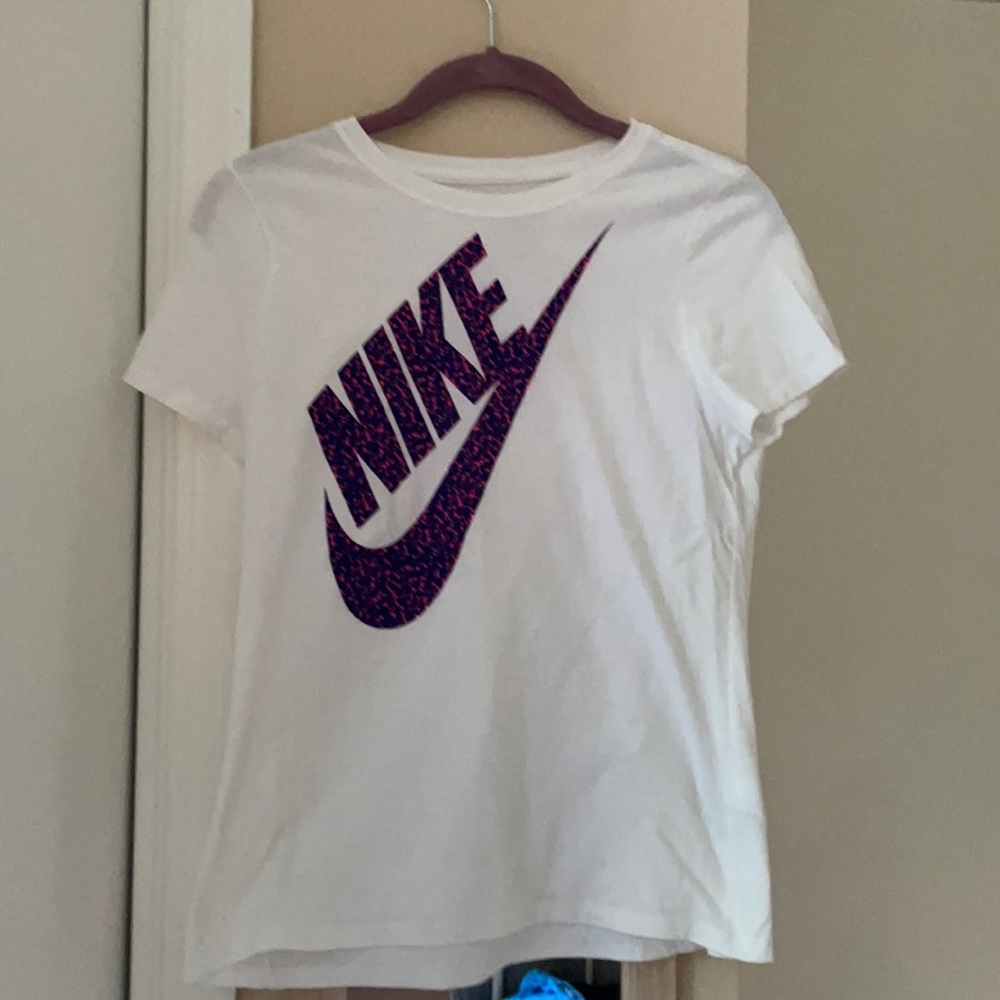 COPY - Nike tee white